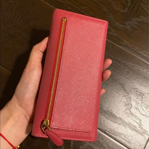 100% Authentic Prada Large Logo wallet - Picture 5 of 6